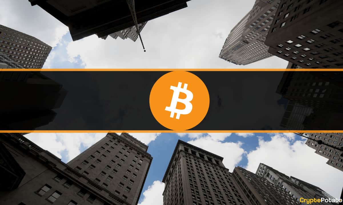 Bitcoin Stocks Correlation Surges After Decoupling from Wall St Amid FTX Drama image