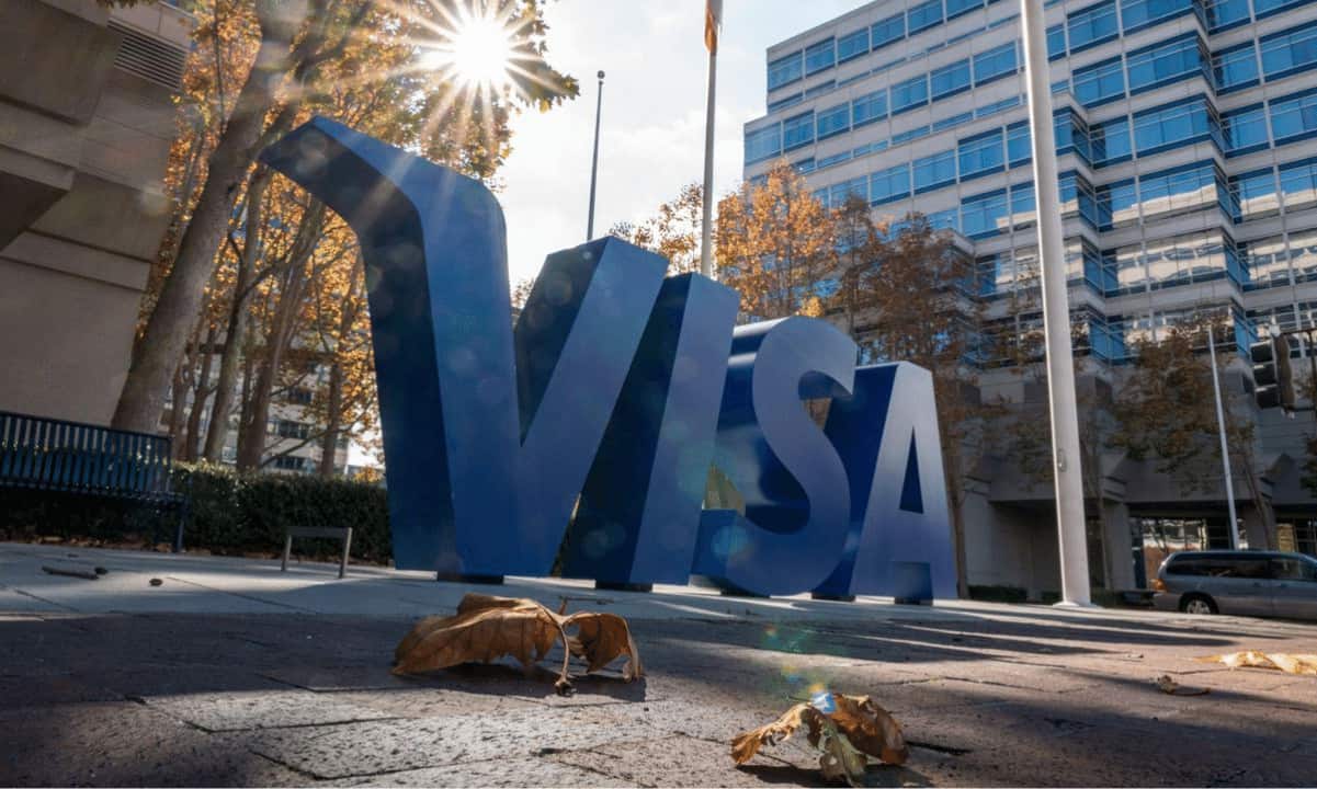 Visa CEO Says There’s a “Meaningful” Future for Stablecoins and CBDCs image