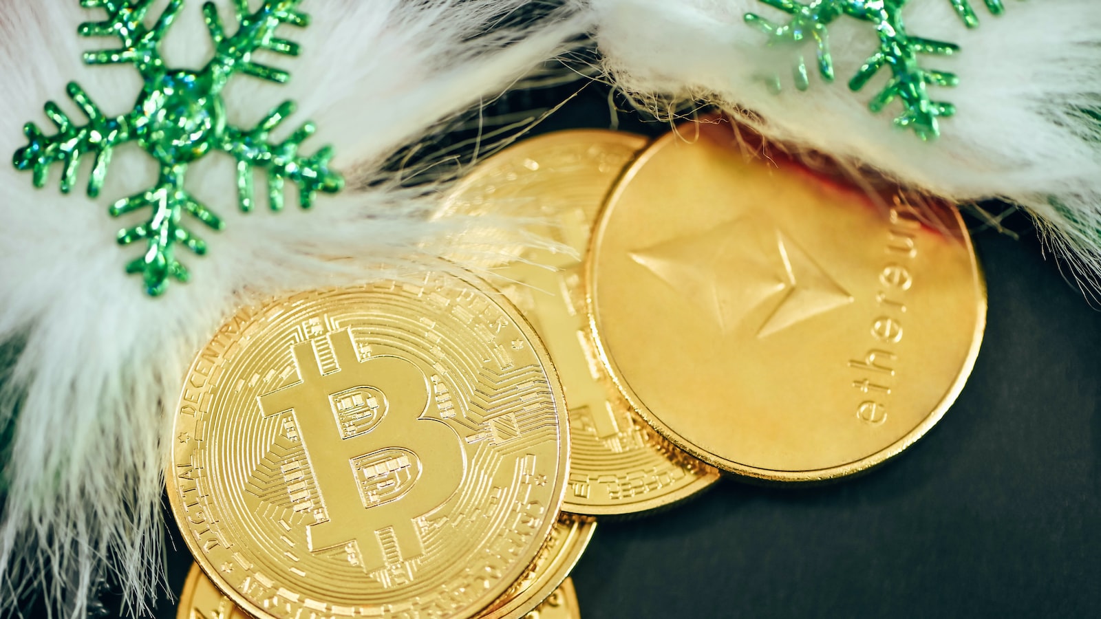 A Journalistic Insight: Uncovering Bitcoin - the digital currency revolutionizing finance. 2. Origins of Bitcoin