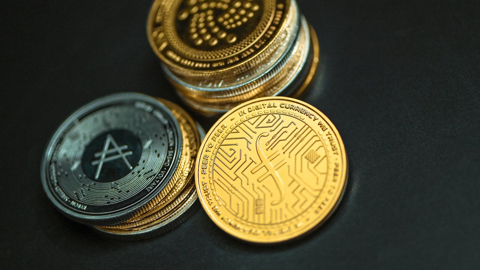 Who determines the cost of Bitcoin? Market forces, miners, and investors all play a role. Setting the Scene: Who Determines the Price of Bitcoin?