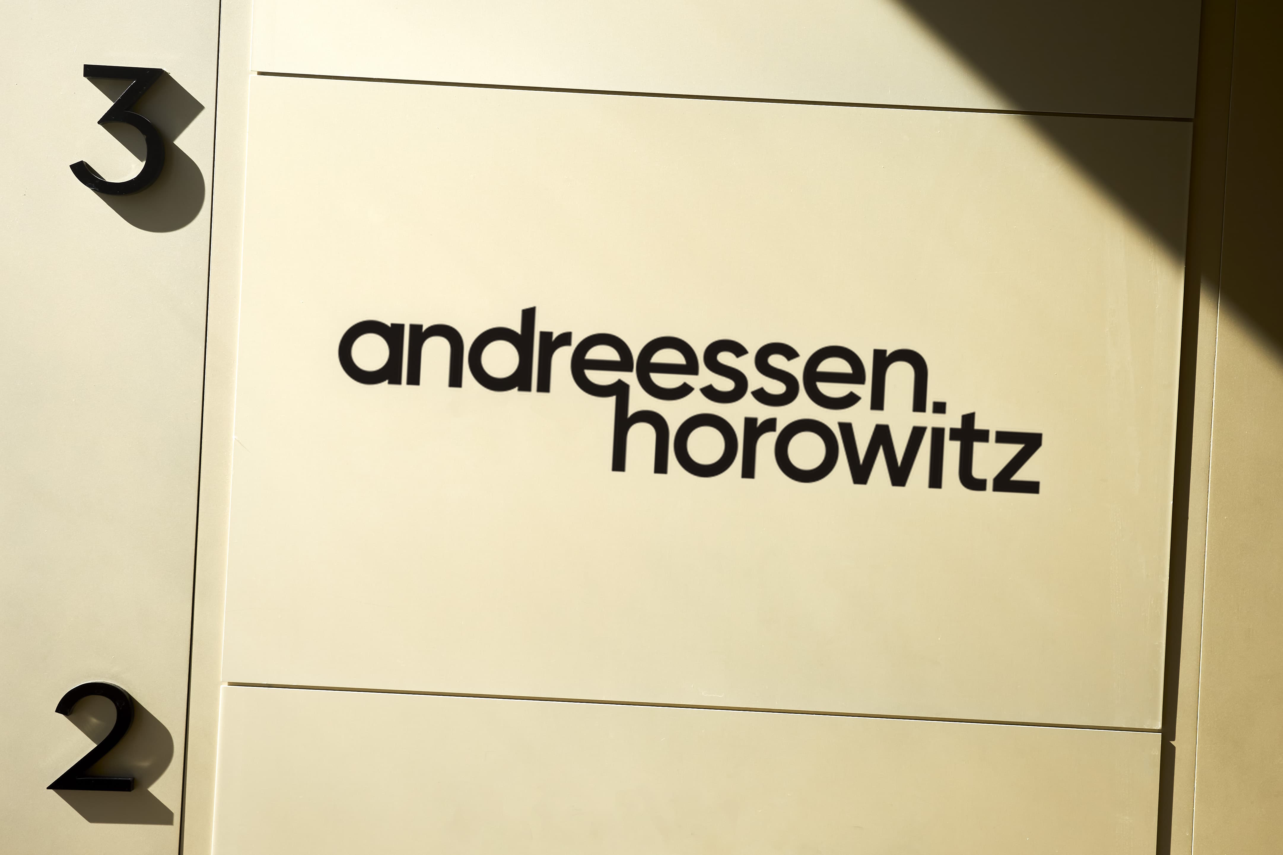 Exec at Andreessen Horowitz sees potential for Web3 social platforms at EthCC. 1. EthCC: Andreessen Horowitz Exec Sees Promise in Web3 Social Platforms