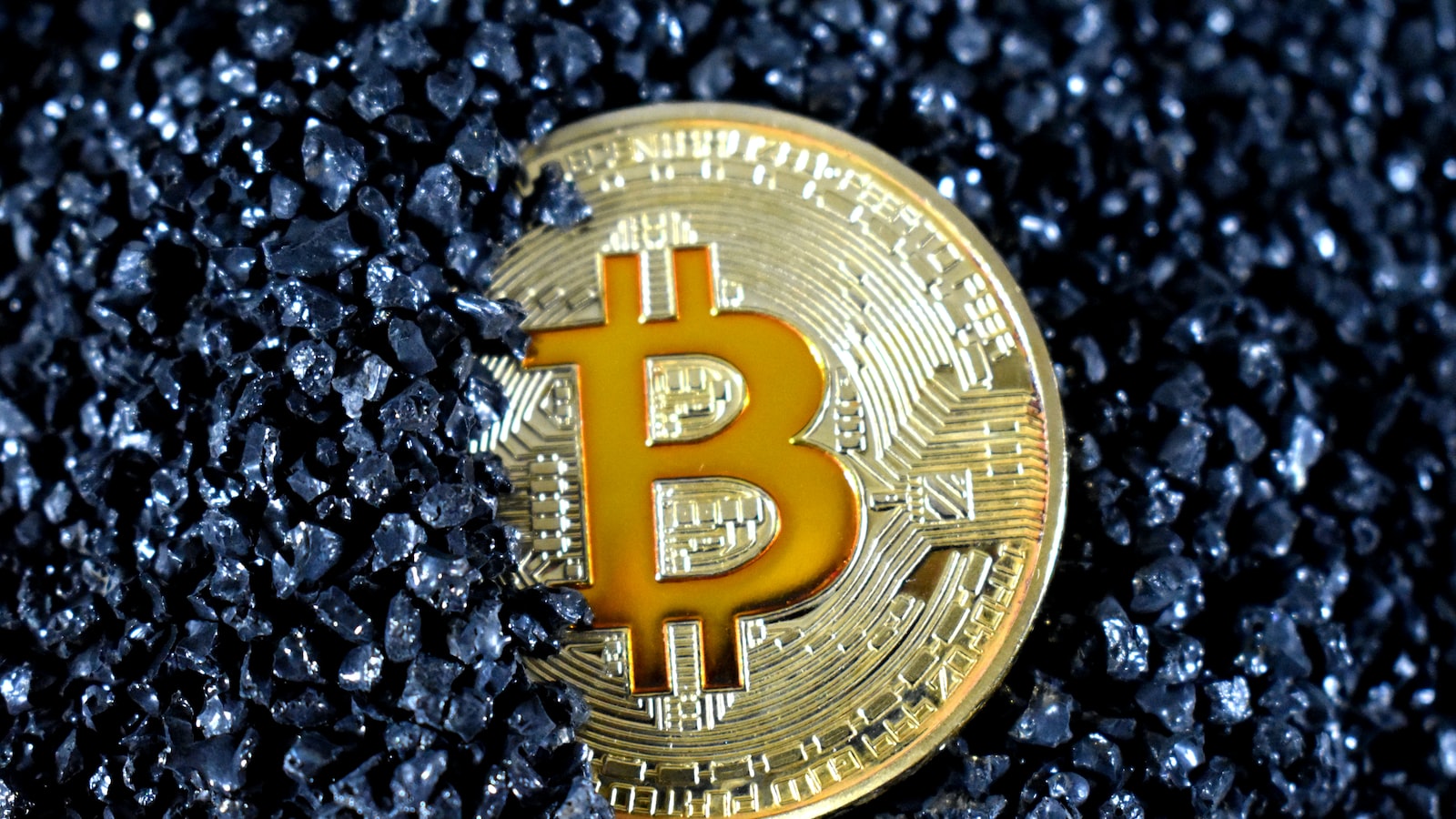 State-sponsored attacks on Bitcoin are increasing: protect your financial privacy now! I. State-Sponsored Attacks On Bitcoin