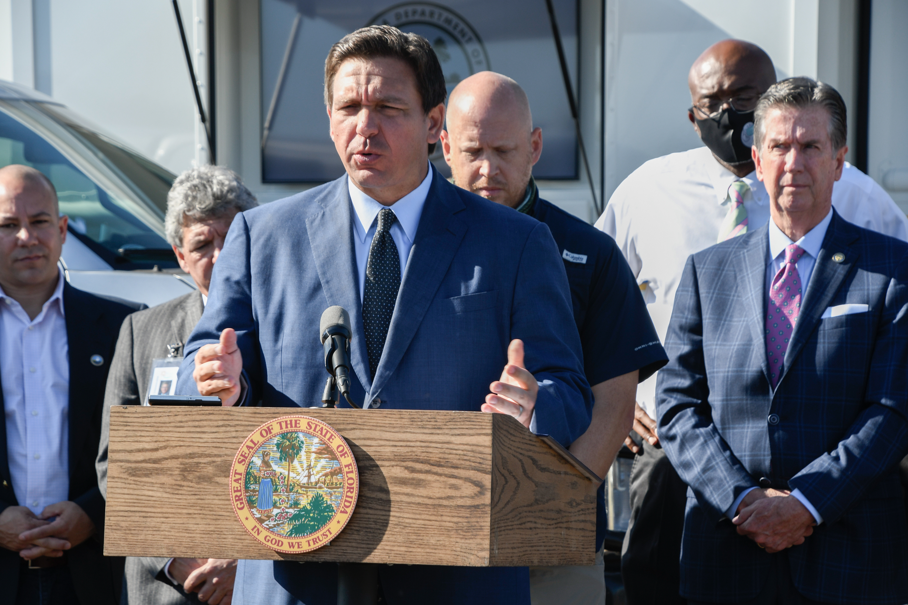 US Presidential Nominee DeSantis Introduces a Pro-Crypto Declaration of Economic Independence 1. DeSantis Unveils Pro-Crypto Declaration of Economic Independence
