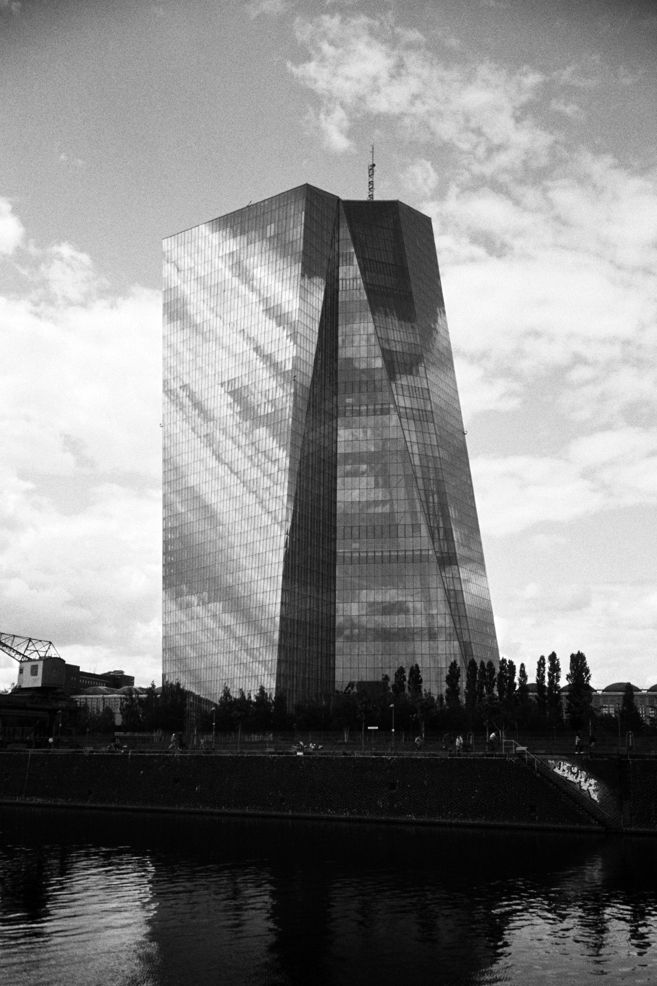 CBDCs: The Ultimate Corruption Of Money I. The Emergence of Central Bank Digital Currencies