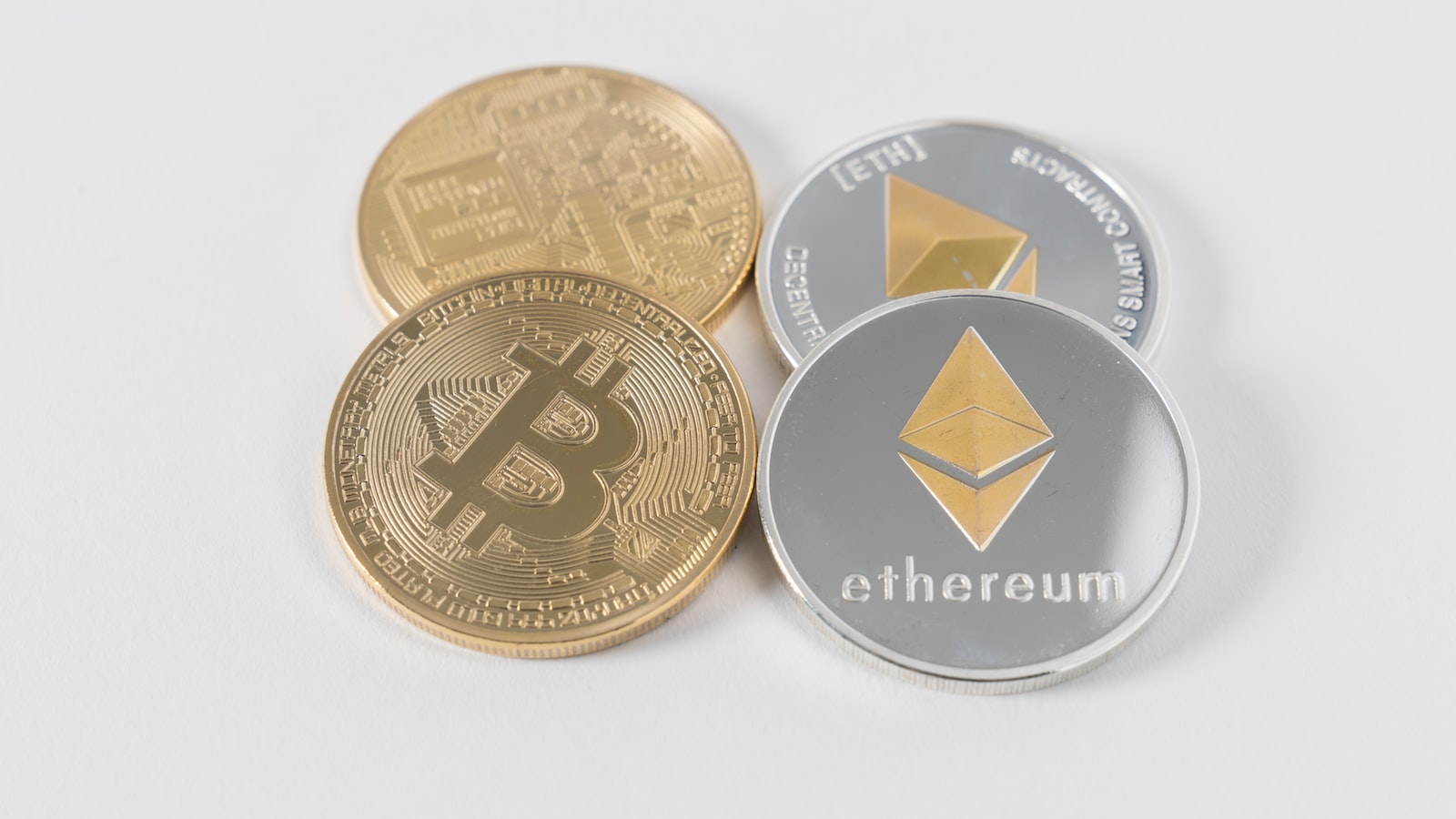 The Growing Acceptance of Bitcoin Around the World 1. Increasing Adoption of Bitcoin on a Worldwide Scale