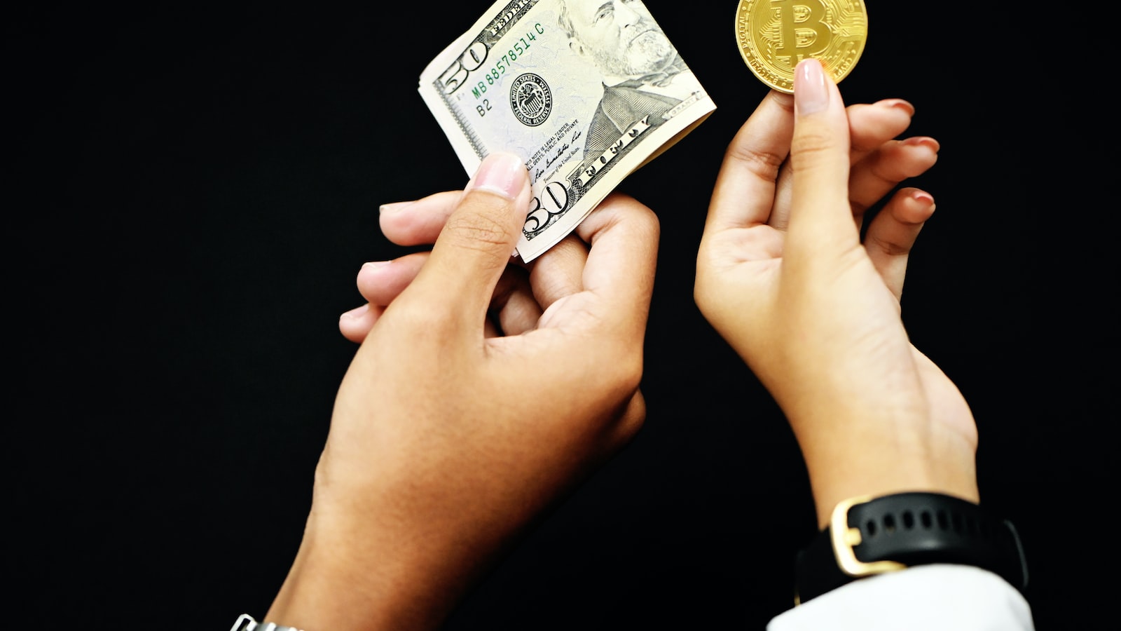 Bitcoin: Unlock Benefits, Manage Risks for Businesses. Bitcoin