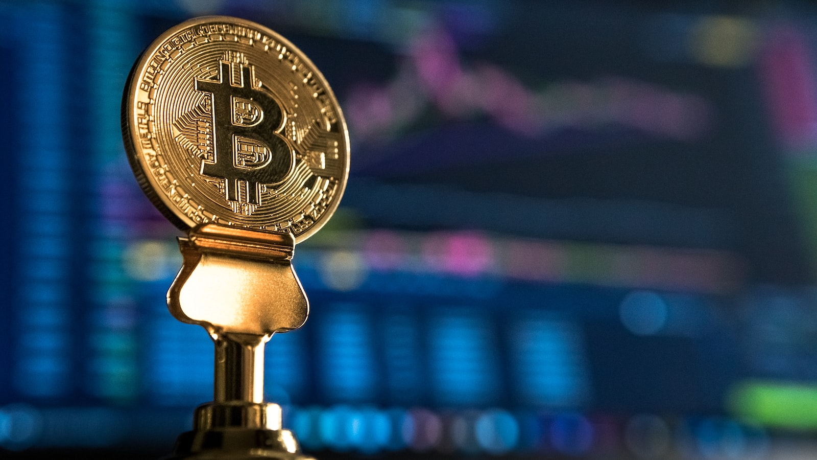 Bitcoin plunges 11% in one day, rejected at $28.5K. PEPE dumps. 1. Bitcoin Fails to Reach $28.5K, Dips 11%