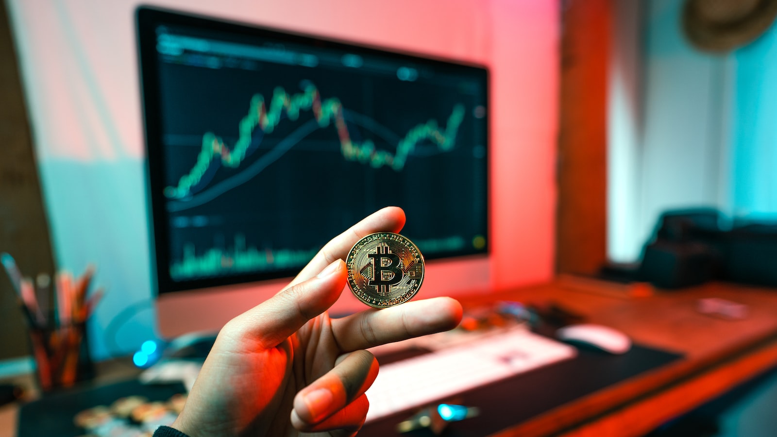 Bitcoin ETF Breakthrough: First-Ever BTC Spot ETF Set To Launch In Just 75 Days, Analyst Says 1. Bitcoin ETF Approval Imminent