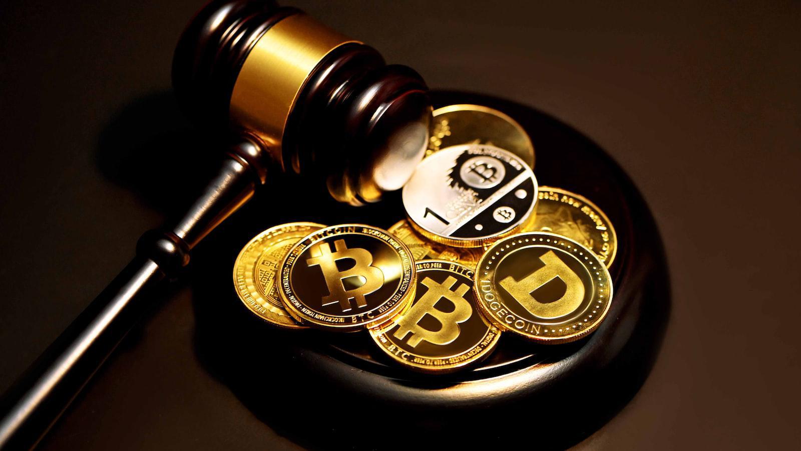 🚨 Big News Alert: Biden Administration Labels Bitcoin as a Federal "Emergency"! Stay tuned for more updates! 🖼️ Bitcoin