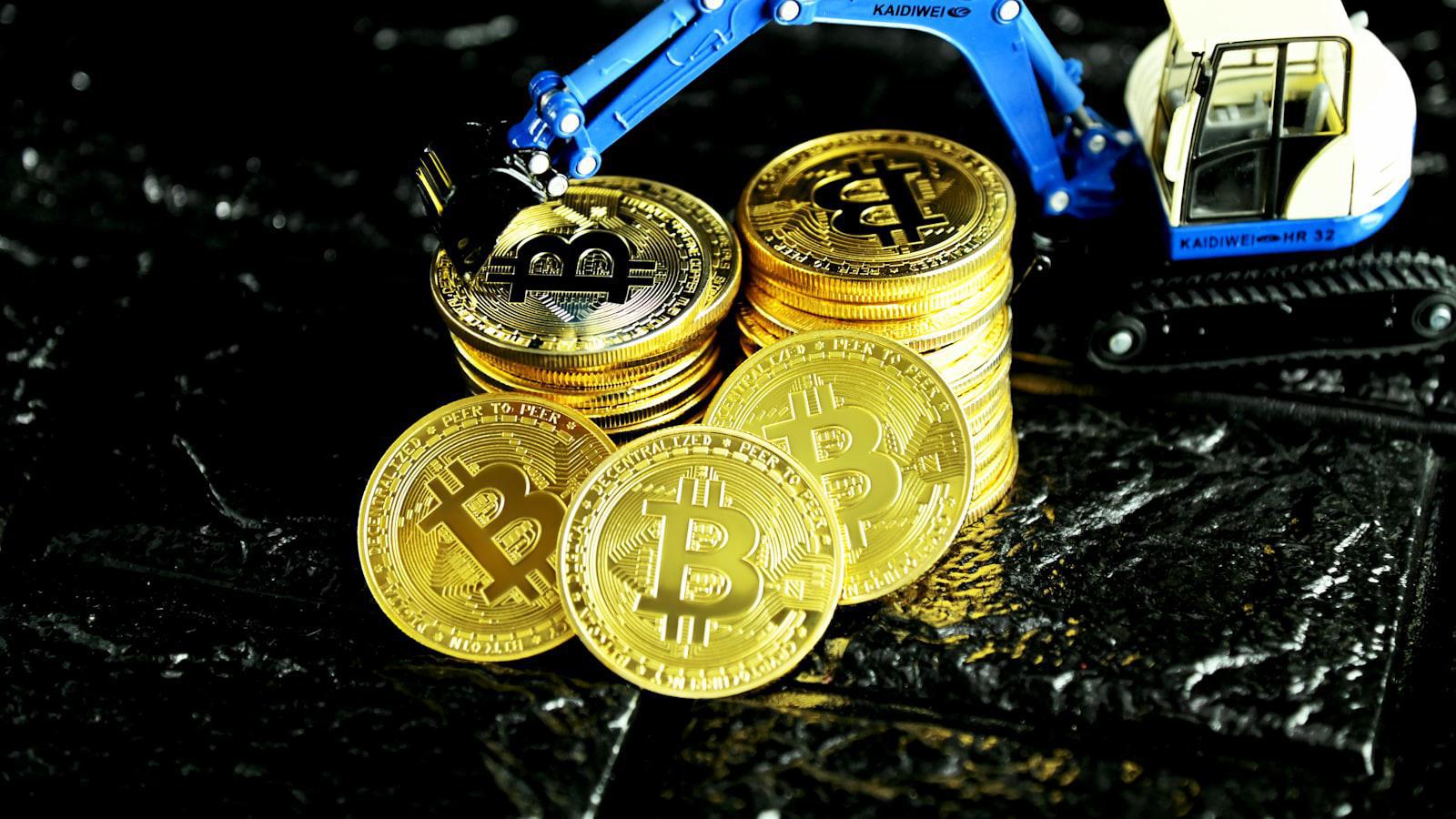 Bitcoin vs. Gold: Uncovering the Distinctive Features of Two Stores of Value Bitcoin
