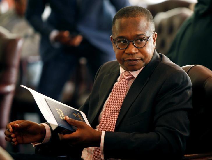 Zimbabwe Limits USD Outflows for Departing Residents to $2,000 Zimbabwe Limits USD Outflows for Departing Residents to $2,000
