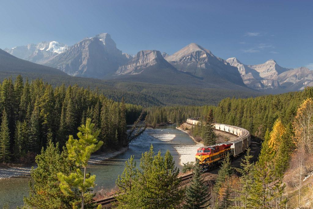 Bitcoin vs. National Currencies: A Clash of Paradigms - National Currencies: The Embodiment of Sovereignty and Stability