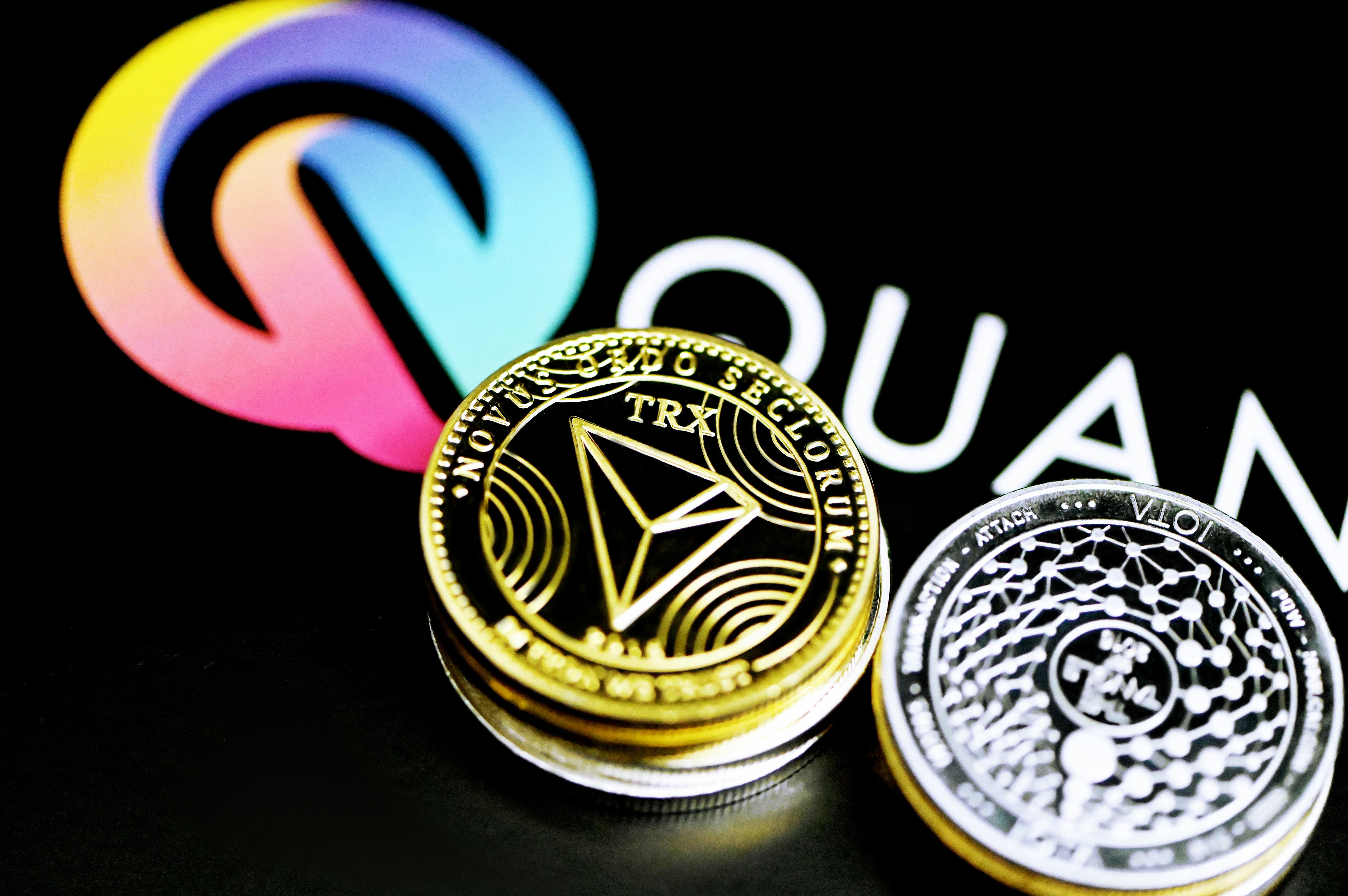 10 Key Ways Bitcoin Shapes the Modern Financial System 1) Bitcoin as a Store of Value: Exploring how Bitcoin is perceived as digital gold, providing investors with a hedge against inflation and currency devaluation in a turbulent economic landscape