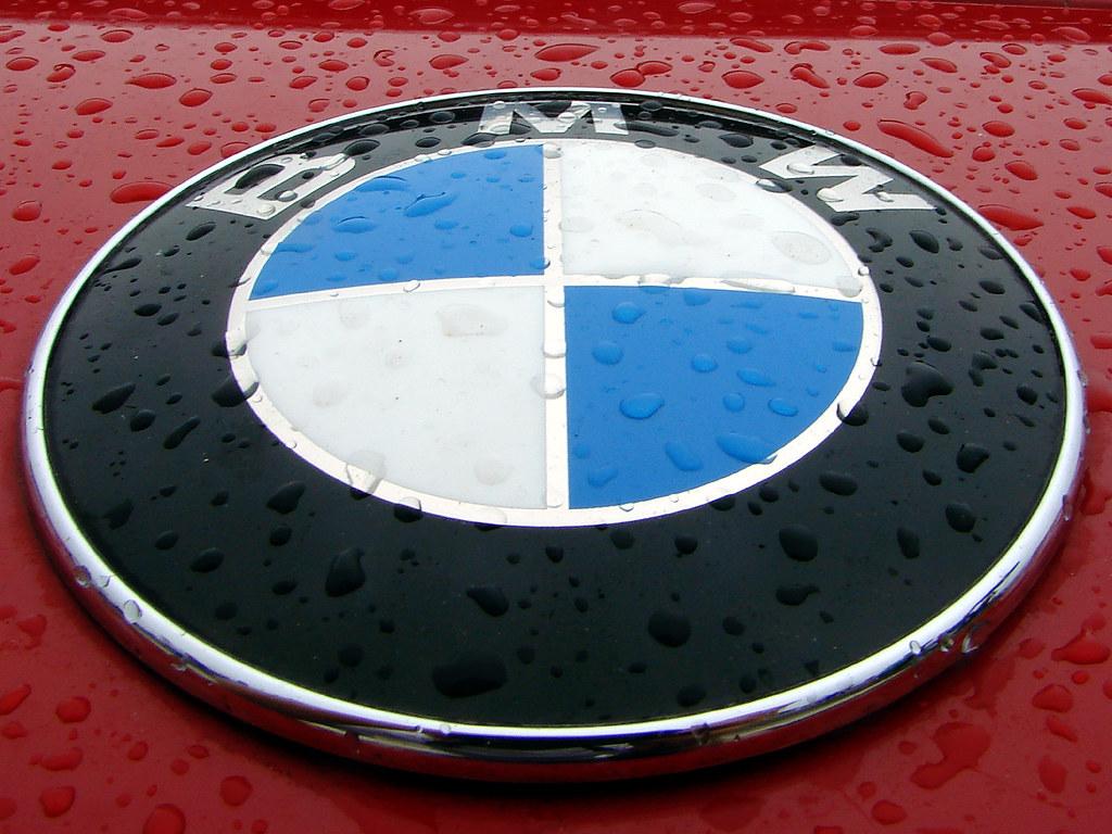 BMW pauses £600mn investment plan to produce electric Minis in Oxford Implications of BMW's Strategic Shift on Local Economy