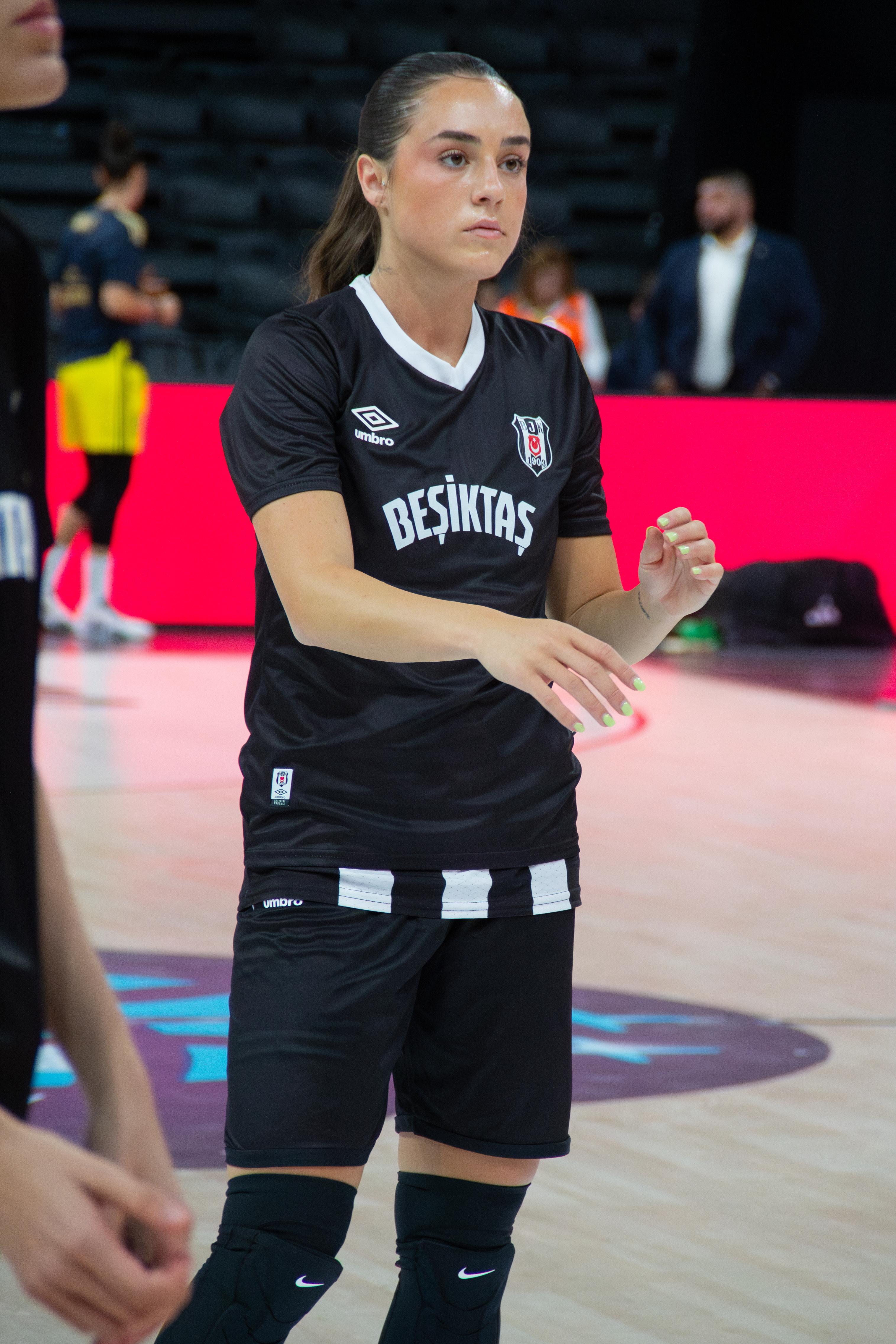 Nika Mühl is in Her Own Zone Analyzing Mühl's Impact on Team Dynamics