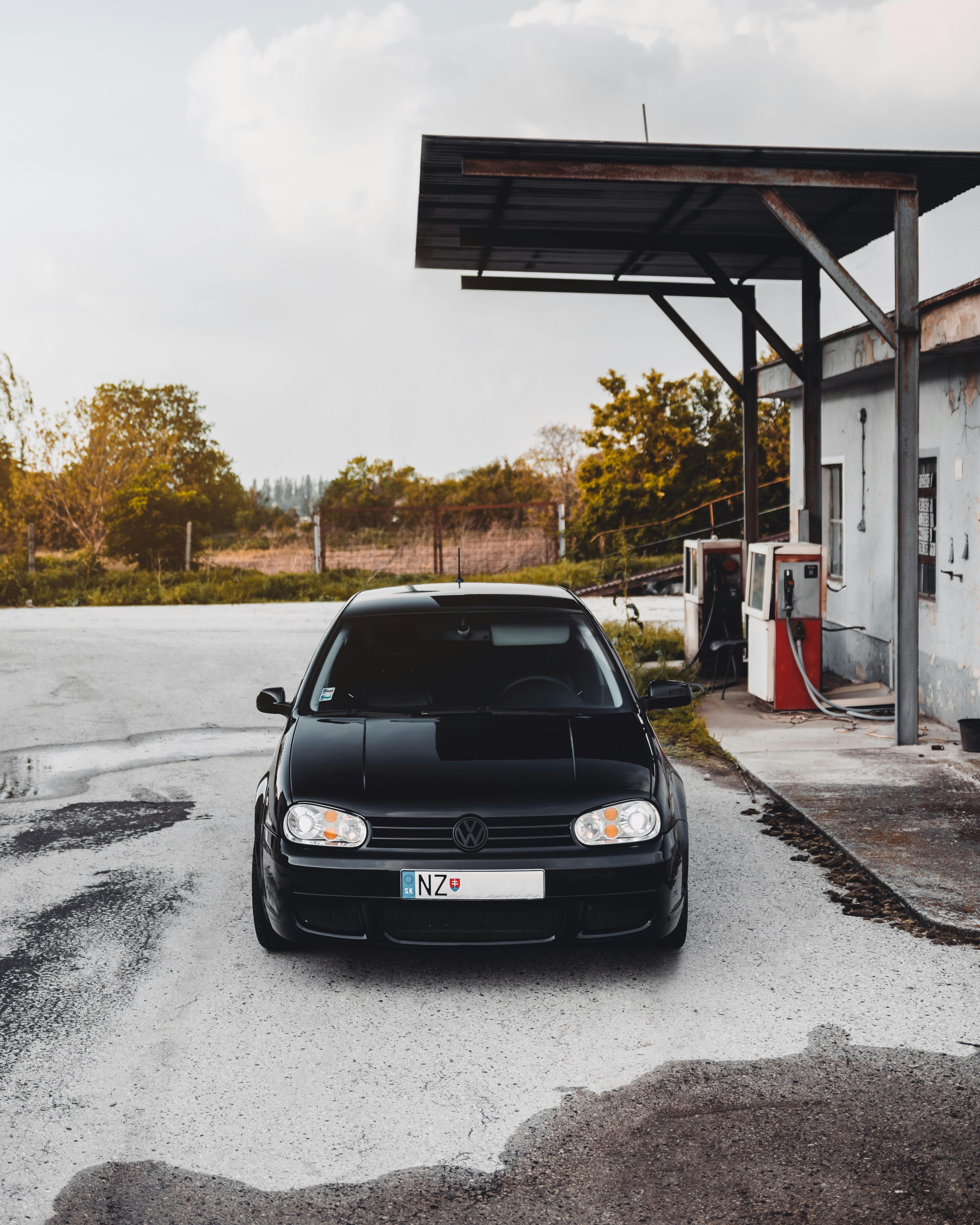 Understanding RAG Part VIII: Mitigating Hallucinations in RAG The Role of Fine-Tuning in Enhancing RAG accuracy