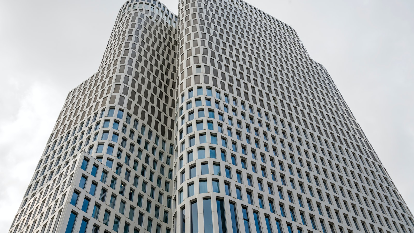 France embraces crypto: survey reveals it's the future. High-definition video